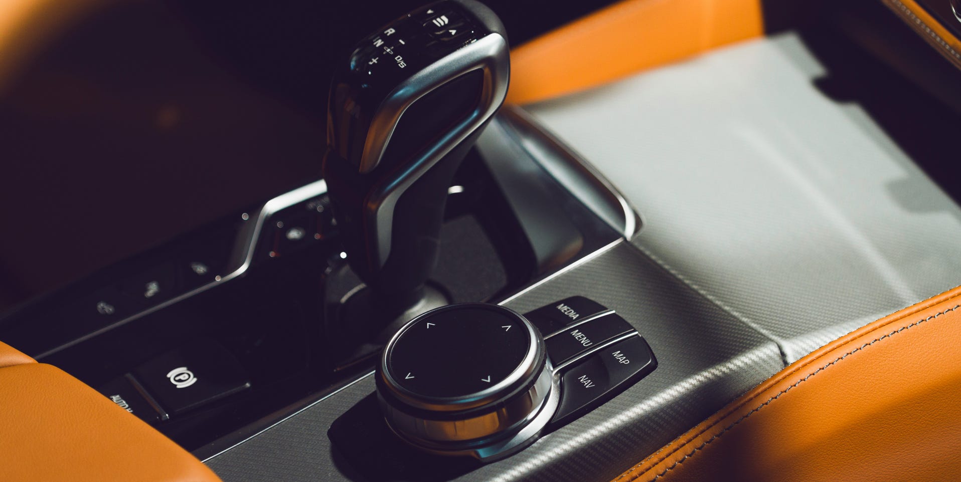 v&aacute;t&oacute; szervizel&eacute;s